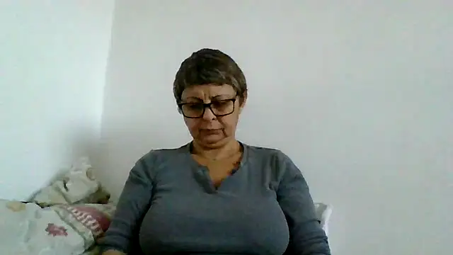 Snapshot of roseblak42 chatting on 11.11.25 roseblak42 online show from 11.11.25