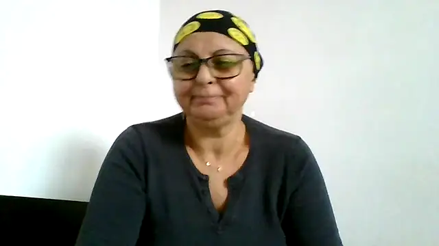 Snapshot of roseblak42 chatting on 11.15.25 roseblak42 online show from 11.15.25