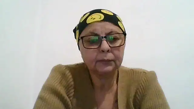 Snapshot of roseblak42 chatting on 11.17.25 roseblak42 online show from 11.17.25