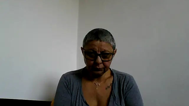 Snapshot of roseblak42 chatting on 11.22.25 roseblak42 online show from 11.22.25