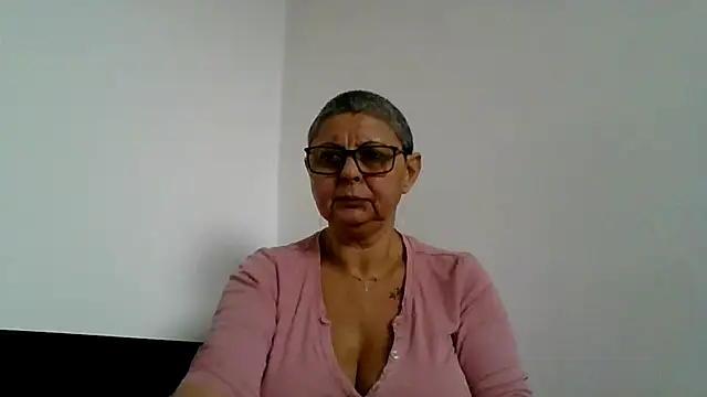 Snapshot of roseblak42 chatting on 11.28.25 roseblak42 online show from 11.28.25