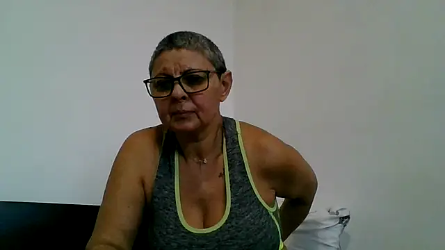 Snapshot of roseblak42 chatting on 11.29.25 roseblak42 online show from 11.29.25