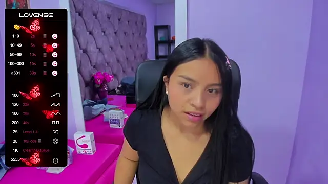 Snapshot of Catalina_naugthy chatting on 03.23.25 Catalina naugthy online show from 03.23.25