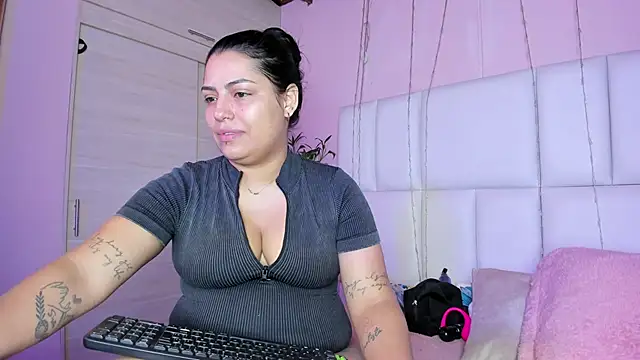 kiana cream online show from 09.27.25