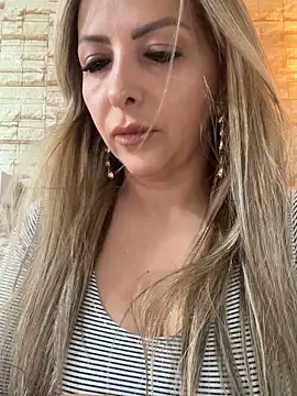  Abril-Office1 online show from 06.19.26