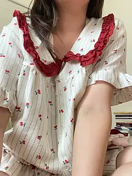 Snapshot of Ruby_bear chatting on 06.17.26 Ruby bear online show from 06.17.26