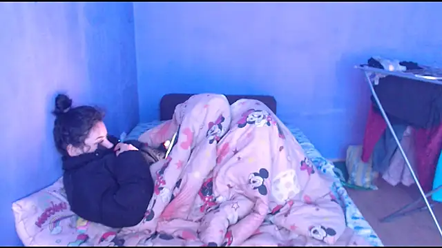 LovelyJulliette online show from 02.23.25