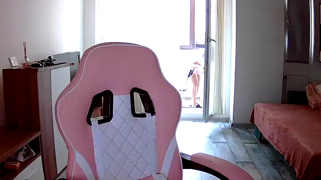 LovelyJulliette online show from 09.29.25