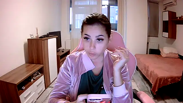 LovelyJulliette online show from 10.03.25