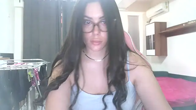 LovelyJulliette online show from 06.20.26