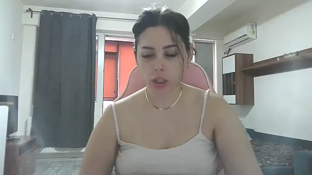 LovelyJulliette online show from 07.03.26