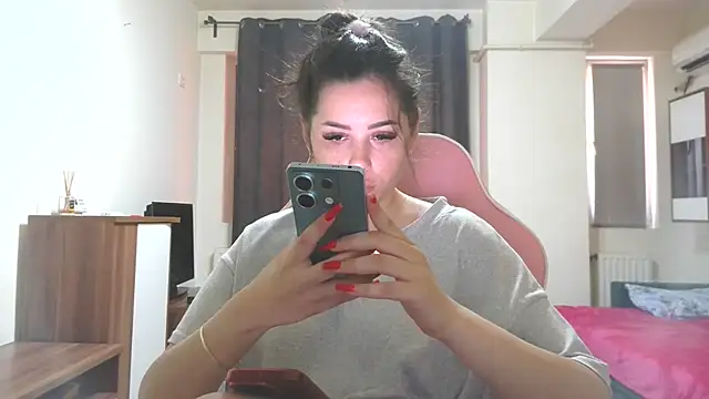 LovelyJulliette online show from 07.20.26