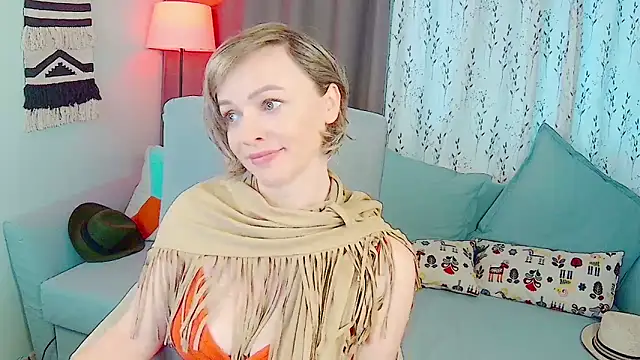 Snapshot of NandiSmile chatting on 12.03.25 NandiSmile online show from 12.03.25