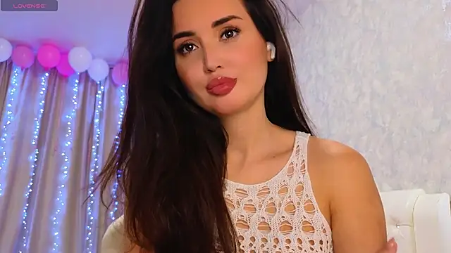 LaraSkinny online show from 12.17.24