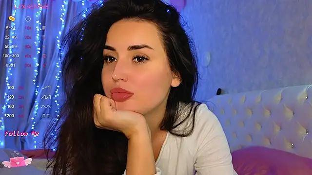 LaraSkinny online show from 12.17.24