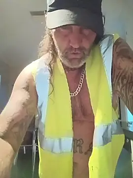 Hotbodyscottie online show from 10.28.25