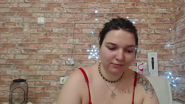 Amelia Kiss  online show from 10.22.25