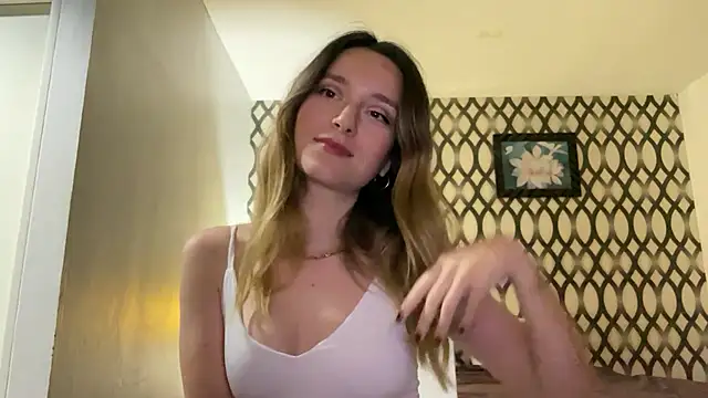 Snapshot of SirenaBelle chatting on 12.12.24 SirenaBelle online show from 12.12.24