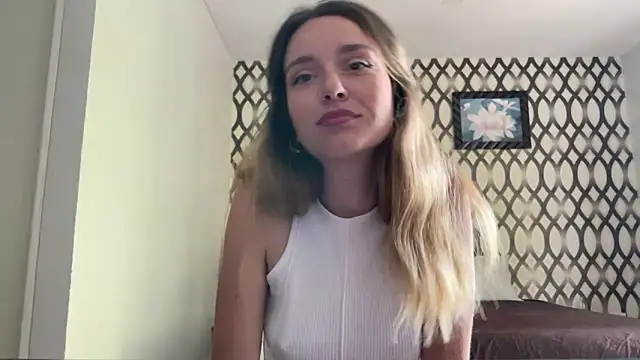 Snapshot of SirenaBelle chatting on 12.22.24 SirenaBelle online show from 12.22.24