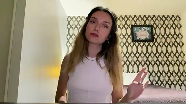 Snapshot of SirenaBelle chatting on 12.22.24 SirenaBelle online show from 12.22.24