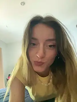 Snapshot of SirenaBelle chatting on 01.12.25 SirenaBelle online show from 01.12.25