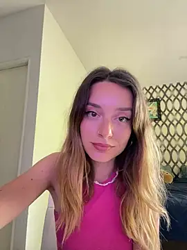 Snapshot of SirenaBelle chatting on 01.12.25 SirenaBelle online show from 01.12.25