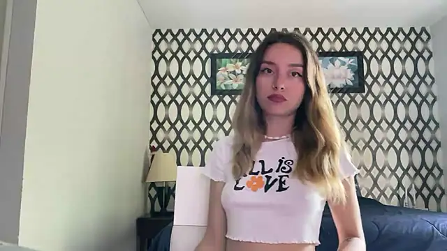 Snapshot of SirenaBelle chatting on 01.19.25 SirenaBelle online show from 01.19.25