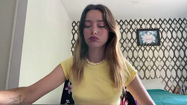 Snapshot of SirenaBelle chatting on 02.02.25 SirenaBelle online show from 02.02.25