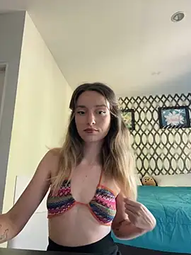 Snapshot of SirenaBelle chatting on 02.03.25 SirenaBelle online show from 02.03.25