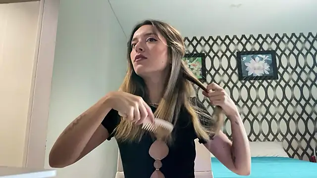 Snapshot of SirenaBelle chatting on 02.08.25 SirenaBelle online show from 02.08.25