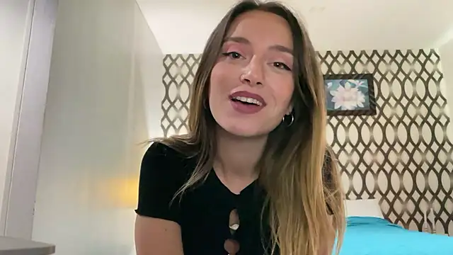 Snapshot of SirenaBelle chatting on 02.12.25 SirenaBelle online show from 02.12.25