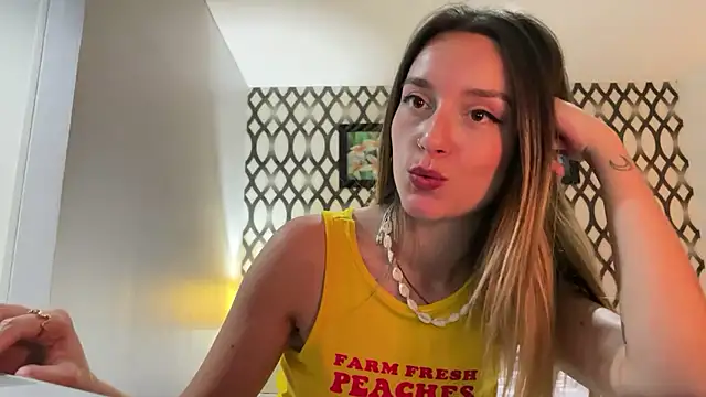 Snapshot of SirenaBelle chatting on 02.27.25 SirenaBelle online show from 02.27.25