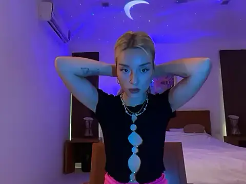 Snapshot of SirenaBelle chatting on 10.15.25 SirenaBelle online show from 10.15.25