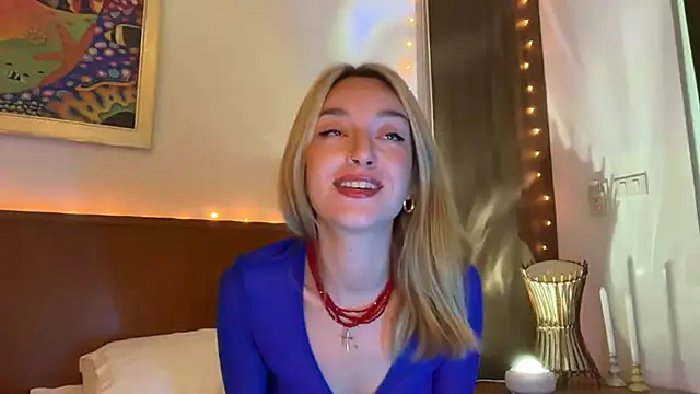 Snapshot of SirenaBelle chatting on 11.08.25 SirenaBelle online show from 11.08.25