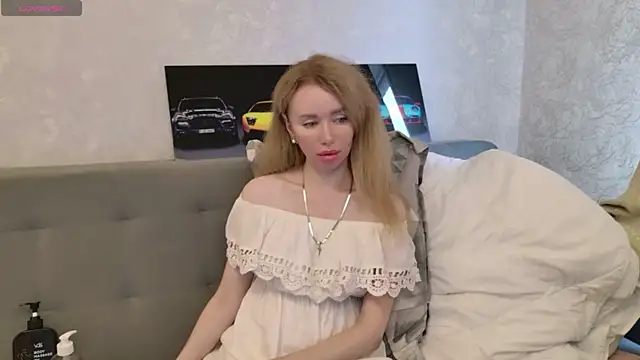 Snapshot of Bambixxxbaby chatting on 06.10.26 Bambixxxbaby online show from 06.10.26