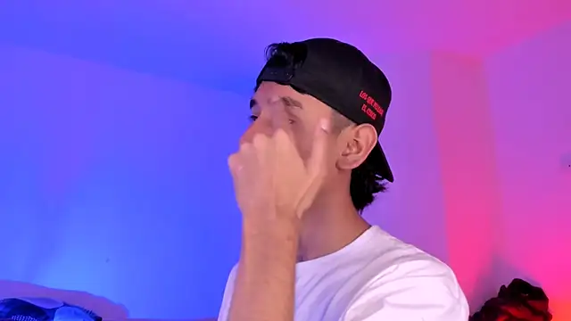 Levin Hikaru online show from 11.18.25