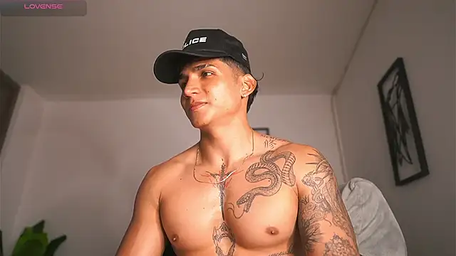 muscle boyhorny online show from 01.15.25