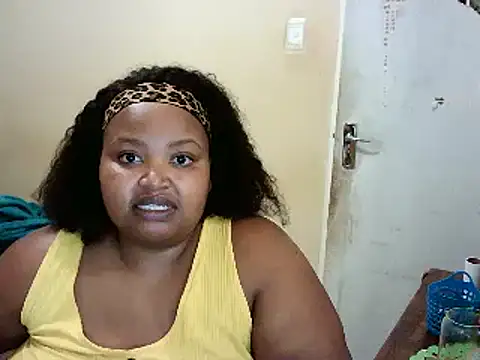 Snapshot of HOTBIGMELONSxx chatting on 01.17.25 HOTBIGMELONSxx online show from 01.17.25