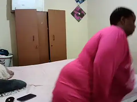 Snapshot of HOTBIGMELONSxx chatting on 03.16.25 HOTBIGMELONSxx online show from 03.16.25