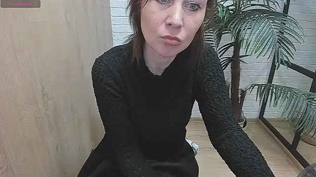 ZoeEast online show from 12.14.24