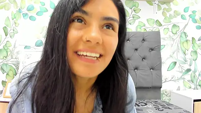 atilanadiaz7 online show from 03.18.25