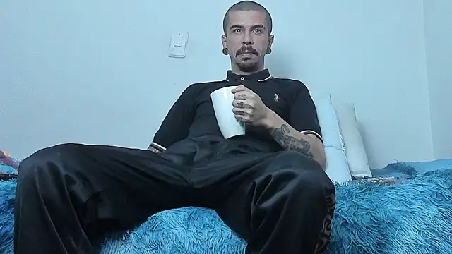 Aaron BigDickxxx online show from 10.20.25