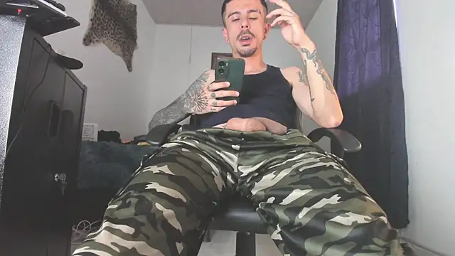 Aaron BigDickxxx online show from 08.05.26
