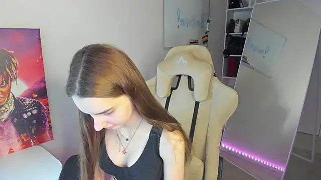 Snapshot of __SilviaAbby__ chatting on 01.03.25   SilviaAbby   online show from 01.03.25