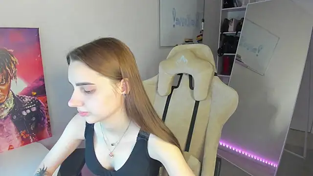 Snapshot of __SilviaAbby__ chatting on 01.04.25   SilviaAbby   online show from 01.04.25