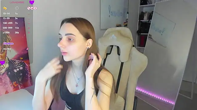 Snapshot of __SilviaAbby__ chatting on 01.04.25   SilviaAbby   online show from 01.04.25