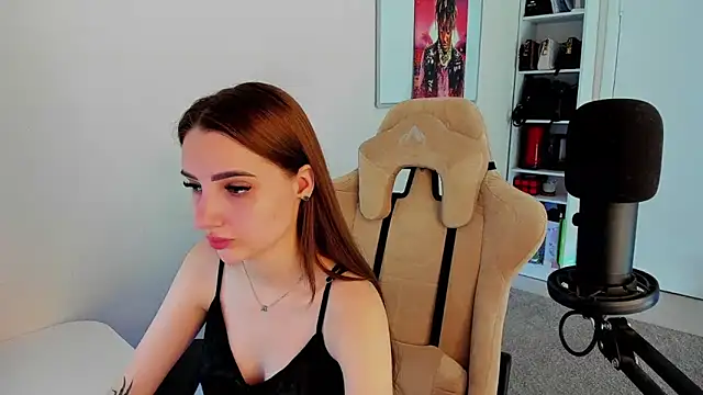 Snapshot of __SilviaAbby__ chatting on 03.15.25   SilviaAbby   online show from 03.15.25