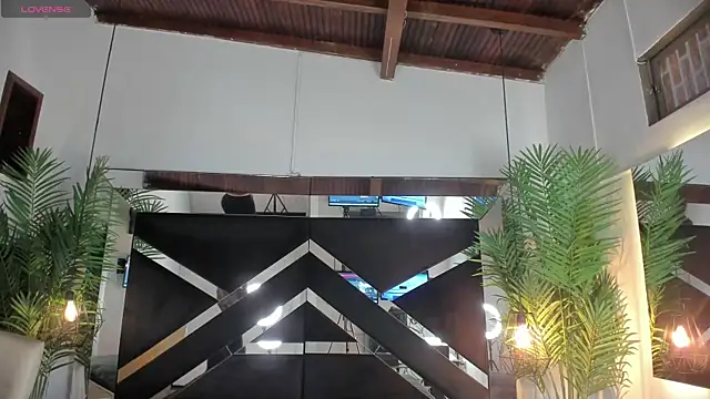 emily-fox online show from 07.04.26