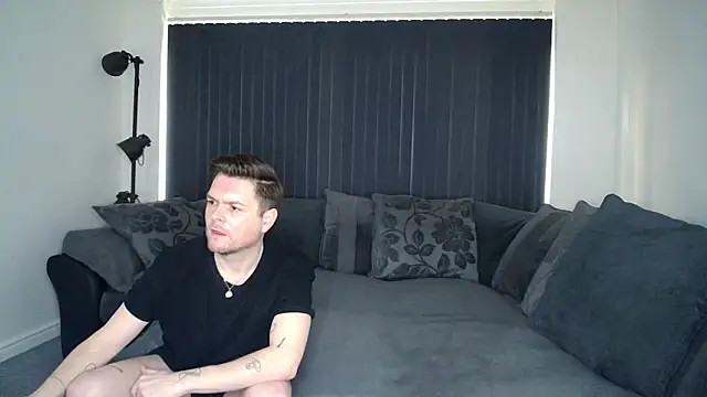 Snapshot of twotwinkhusbandss chatting on 03.03.25 twotwinkhusbandss online show from 03.03.25