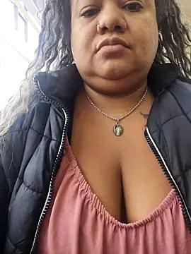 Snapshot of Carlabrasileira chatting on 09.18.25 Carlabrasileira online show from 09.18.25